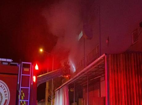 Bursa'da mobilya fabrikasında yangın çıktı