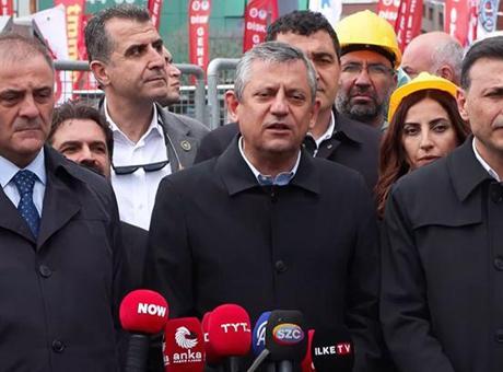 Özgür Özel Kadıköy'de 1 Mayıs kutlamalarına katıldı
