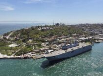 TCG Anadolu gemisi Sarayburnu'na demirledi