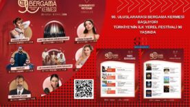 Siyah ve Mavi Modern Aksiyon Oyun Oynama Canlı Yayın Facebook Kapağı (4)