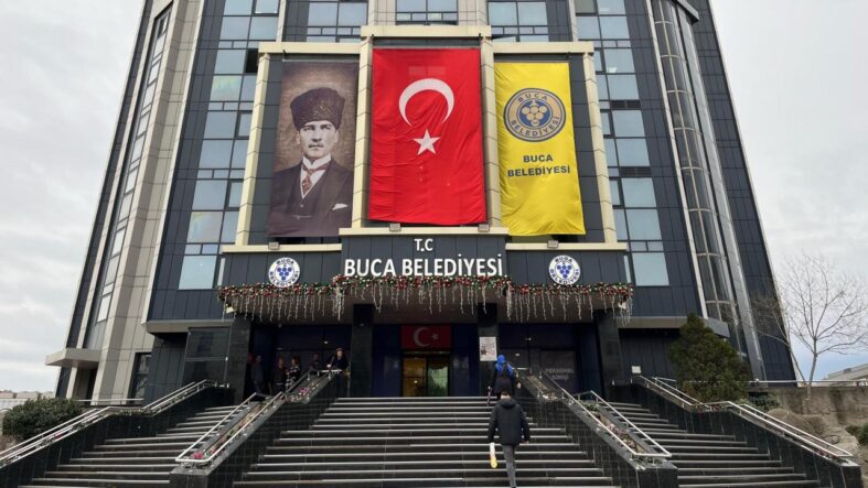 buca-belediyesi-gorkem-duman
